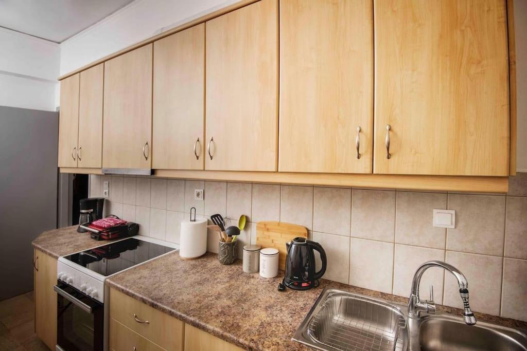 Lovely,Central, Spacious 2-Bedrooms Apartment Piraeus Luaran gambar