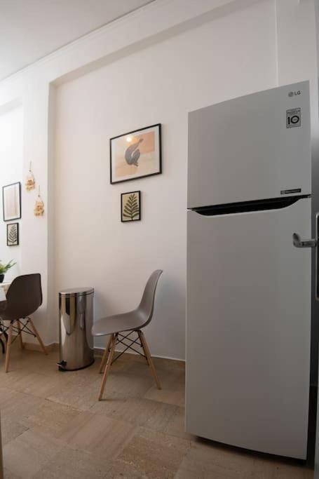 Lovely,Central, Spacious 2-Bedrooms Apartment Piraeus Luaran gambar